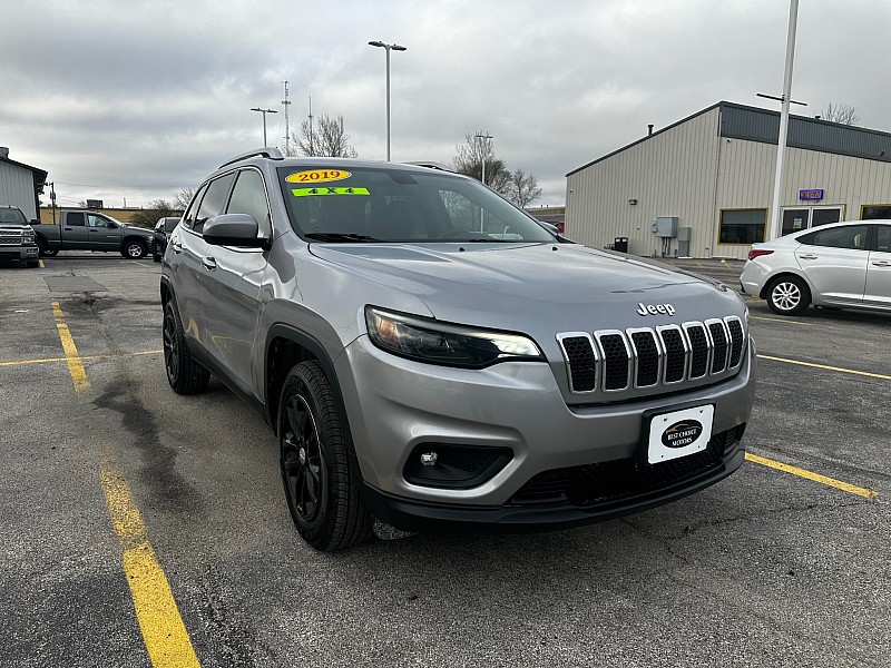 Used 2019  Jeep Cherokee 4d SUV 4WD Latitude Plus 2.4L at Best Choice Motors near Lafayette, IN