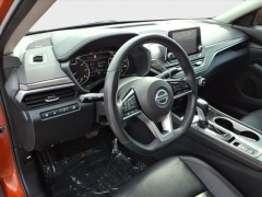 Used 2021  Nissan Altima 2&period;5 Platinum AWD Sedan at Best Choice Motors near Lafayette&comma; IN