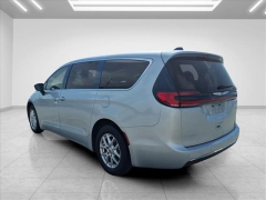 Used 2024  Chrysler Pacifica Touring L FWD at Best Choice Motors near Lafayette&comma; IN