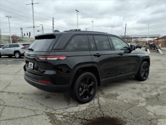 Used 2023  Jeep Grand Cherokee Altitude 4x4 at Best Choice Motors near Lafayette&comma; IN