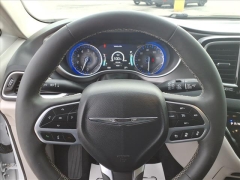 Used 2024  Chrysler Pacifica Touring L FWD at Best Choice Motors near Lafayette&comma; IN