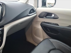 Used 2024  Chrysler Pacifica Touring L FWD at Best Choice Motors near Lafayette&comma; IN