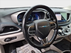 Used 2021  Chrysler Pacifica Hybrid Touring L FWD at Best Choice Motors near Lafayette&comma; IN