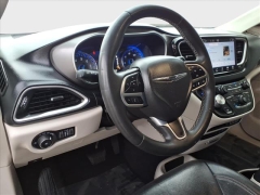Used 2022  Chrysler Pacifica Touring L FWD at Best Choice Motors near Lafayette&comma; IN