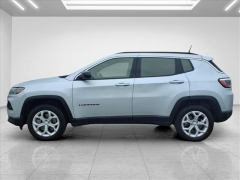Used 2024  Jeep Compass Latitude 4x4 at Best Choice Motors near Lafayette&comma; IN