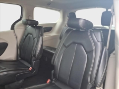 Used 2024  Chrysler Pacifica Touring L FWD at Best Choice Motors near Lafayette&comma; IN