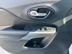 Used 2019  Jeep Cherokee 4d SUV 4WD Latitude Plus 2&period;0L Turbo at Best Choice Motors near Lafayette&comma; IN