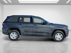 Used 2023  Jeep Grand Cherokee Laredo 4x4 at Best Choice Motors near Lafayette&comma; IN