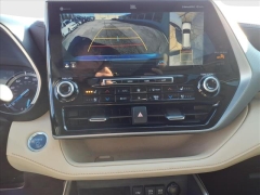 Used 2020  Toyota Highlander Hybrid 4d SUV FWD Platinum at Best Choice Motors near Lafayette&comma; IN