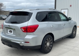 Used 2019 Nissan Pathfinder 4d SUV 4WD SL at Best Choice Motors near Lafayette, IN