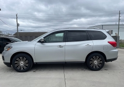 Used 2019 Nissan Pathfinder 4d SUV 4WD SL at Best Choice Motors near Lafayette, IN