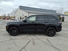 Used 2023  Jeep Grand Cherokee Altitude 4x4 at Best Choice Motors near Lafayette&comma; IN