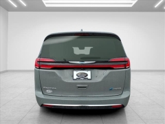 Used 2021  Chrysler Pacifica Hybrid Touring L FWD at Best Choice Motors near Lafayette&comma; IN