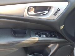 Used 2020  Nissan Pathfinder 4d SUV 4WD SL at Best Choice Motors near Lafayette&comma; IN