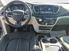 Used 2024  Chrysler Pacifica Touring L FWD at Best Choice Motors near Lafayette&comma; IN