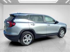 Used 2024  GMC Terrain FWD 4dr SLE at Best Choice Motors near Lafayette&comma; IN