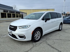 Used 2024  Chrysler Pacifica Touring L FWD at Best Choice Motors near Lafayette&comma; IN