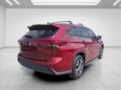 Used 2022  Toyota Highlander XLE FWD at Best Choice Motors near Lafayette&comma; IN