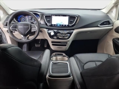 Used 2024  Chrysler Pacifica Touring L FWD at Best Choice Motors near Lafayette&comma; IN