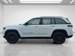 Used 2024  Jeep Grand Cherokee Altitude X 4x4 at Best Choice Motors near Lafayette&comma; IN