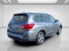 Used 2020  Nissan Pathfinder 4d SUV 4WD SL at Best Choice Motors near Lafayette&comma; IN