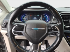 Used 2021  Chrysler Pacifica Hybrid Touring L FWD at Best Choice Motors near Lafayette&comma; IN