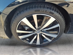 Used 2022  Nissan Altima 2&period;5 SR AWD Sedan at Best Choice Motors near Lafayette&comma; IN