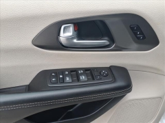 Used 2024  Chrysler Pacifica Touring L FWD at Best Choice Motors near Lafayette&comma; IN