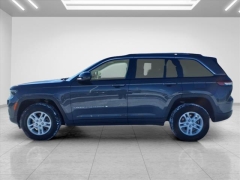 Used 2023  Jeep Grand Cherokee Laredo 4x4 at Best Choice Motors near Lafayette&comma; IN