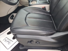 Used 2024  Chrysler Pacifica Touring L FWD at Best Choice Motors near Lafayette&comma; IN