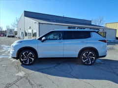Used 2024  Mitsubishi Outlander SE S-AWC at Best Choice Motors near Lafayette&comma; IN