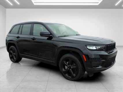 Used 2023 Jeep Grand Cherokee Altitude 4x4 at Best Choice Motors near Lafayette, IN