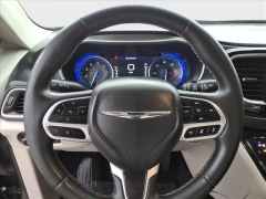 Used 2022  Chrysler Pacifica Touring L FWD at Best Choice Motors near Lafayette&comma; IN