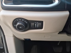 Used 2024  Chrysler Pacifica Touring L FWD at Best Choice Motors near Lafayette&comma; IN