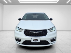 Used 2024  Chrysler Pacifica Touring L FWD at Best Choice Motors near Lafayette&comma; IN