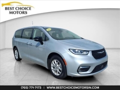 Used 2024  Chrysler Pacifica Touring L FWD at Best Choice Motors near Lafayette&comma; IN