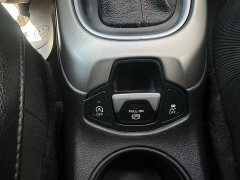 Used 2021 Jeep Compass Latitude 4x4 at Best Choice Motors near Lafayette, IN