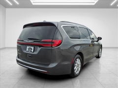 Used 2022  Chrysler Pacifica Touring L FWD at Best Choice Motors near Lafayette&comma; IN