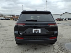 Used 2023  Jeep Grand Cherokee Altitude 4x4 at Best Choice Motors near Lafayette&comma; IN