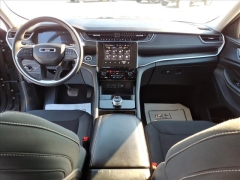 Used 2023  Jeep Grand Cherokee Laredo 4x4 at Best Choice Motors near Lafayette&comma; IN