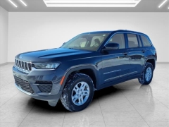 Used 2023  Jeep Grand Cherokee Laredo 4x4 at Best Choice Motors near Lafayette&comma; IN