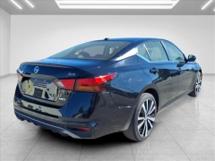 Used 2022  Nissan Altima 2&period;5 SR AWD Sedan at Best Choice Motors near Lafayette&comma; IN