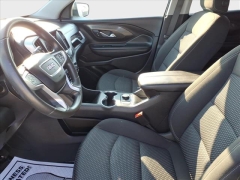 Used 2024  GMC Terrain FWD 4dr SLE at Best Choice Motors near Lafayette&comma; IN