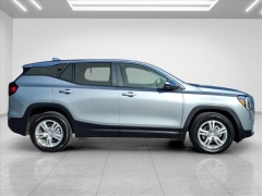 Used 2024  GMC Terrain FWD 4dr SLE at Best Choice Motors near Lafayette&comma; IN