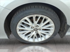 Used 2020  Toyota Camry 4d Sedan XLE at Best Choice Motors near Lafayette&comma; IN
