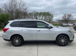 Used 2019 Nissan Pathfinder 4d SUV 4WD SL at Best Choice Motors near Lafayette, IN