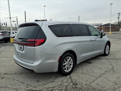 Used 2024  Chrysler Pacifica Touring L FWD at Best Choice Motors near Lafayette&comma; IN