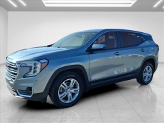 Used 2024  GMC Terrain FWD 4dr SLE at Best Choice Motors near Lafayette&comma; IN