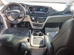 Used 2024  Chrysler Pacifica Touring L FWD at Best Choice Motors near Lafayette&comma; IN