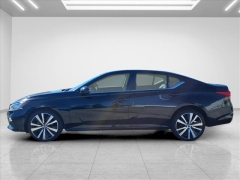 Used 2022  Nissan Altima 2&period;5 SR AWD Sedan at Best Choice Motors near Lafayette&comma; IN